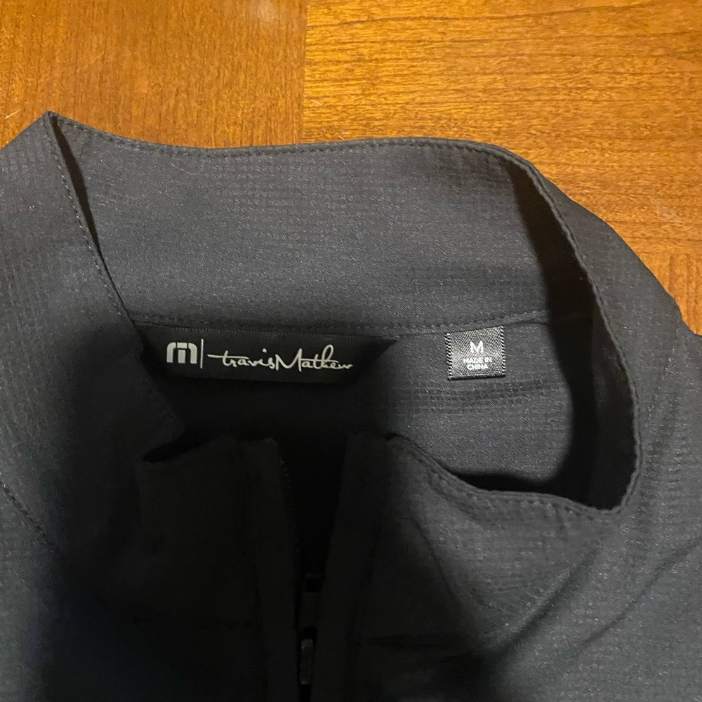 Travis Mathew pullover - Picture 4 of 5
